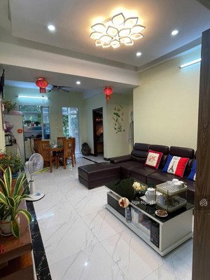 nhượng lại căn hộ 2pn kdt việt hưng, hướng mát,sẵn sổ full đồ