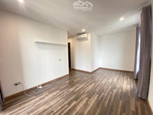 chính chủ cho thuê căn hộ 2 pn +, nội thất cơ bản 107m2, 25 triệu tại hà đô centrosa q10