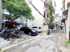 nhỉnh 11 tỷ nhà 4 tầng/garraoto phố ngọc lâm long biên