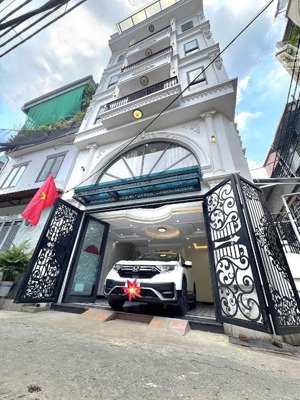 cực đỉnh - oto tránh 6 tầng thang máy lô góc nhà nở hậu thông số hiếm.