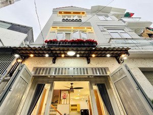 sau căn mặt tiền đường - nhà 3 tầng mới đẹp- đầy đủ nội thất cao cấp dọn vào ở ngay