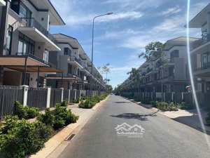 chình chủ cần bán căn nhà phố livila phước kiểng giai đoạn 2, giá chỉ 11 tỷ. lh 