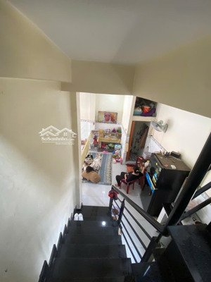 nhà mặt tiền đại lộ đông tây đối diện bcons ctity dưới 4 r