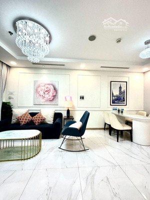 mặt hồ văn chương kinh doanh, đủ nội thất 53m x 5 tầng giá 18,9 tỷ