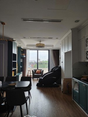 chủ nhà cần bán gấp căn hộ cao cấp tại royl city- tòa r6- dt 83m-2 ngủ 2vs, lh 