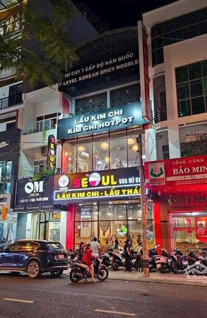 chuyển nhượng căn nhà mặt tiền cao thắng, p 4, q 3 - 7x25m - 4 tầng - hđt 145tr/tháng - gía 45 tỷ