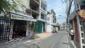 bán tòa nhà mặt tiền đoàn trần nghiệp cách bãi tắm hòn chồng 2 phút