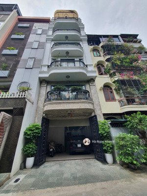 24 tỷ : 65m2, mt 5,2m - building 8 tầng cầu giấy - thang máy - 2 thoáng - ở sướng - kinh doanh đỉnh