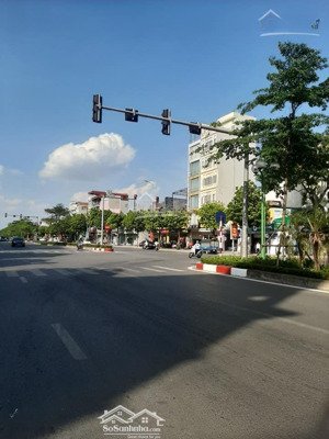 bán mp ngô gia tự, 55 tỷ, 183m2, giá tốt!