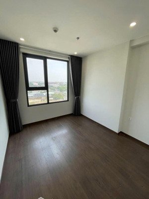 bán gấp căn hộ 2pn2wc the emerald golf view có sổ sẵn, cắt lỗ gần 700 triệu