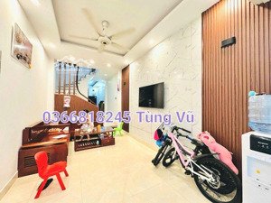 bán nhà định công giải phóng 38m 5 tầng giá chào hơn 7 tỷ ngõ nông rộng thoáng gần ô tô