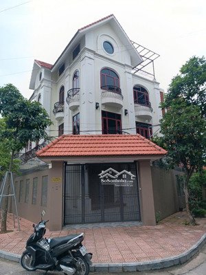 cho thuê biệt thự tố hữu - hà đông. dt 230m2, 4 tầng thang máy, full điều hòa. lô góc siêu đẹp