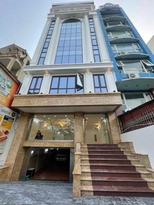 tòa đẹp nhất mặt phố quang trung. dt 160m2, 7 tầng 1 hầm, có pccc, thang máy, điều hòa âm trần