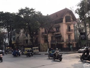 cho thuê đất - mặt phố ngụy như kon tum - thanh xuân. dt 1200m2, 1 tầng, mt 50m, giá : 350 triệu/th