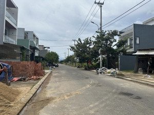 cần bán lô đất đường (7,5m ) phạm đình bân - vị trí đẹp - sát đại lộ võ chí công - dt : 100 m2