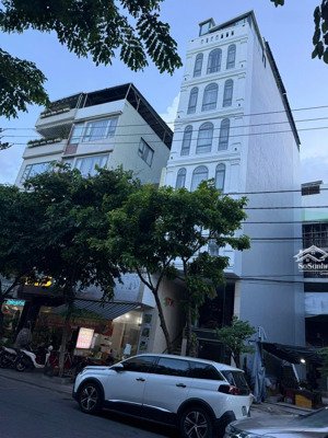 bán gấp toàn nhà hái ra tiền đường chính hữu - sát vách trung tâm tài chính quốc tế, vị trí đẹp