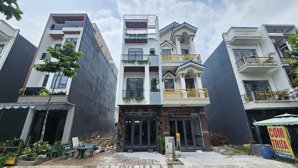 bán nhà hoàn công 1 trệt 2 lầu mt kinh doanh kdc phú hồng thịnh 8 , p.bình chuẩn, tp thuận an