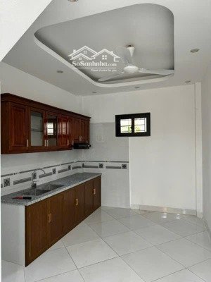 chỉ hơn 1 tỷ có nhà thanh trì hà nội,55 mét,chủ xây 2 tầng nét căng đầy đủ.đường oto vào tận cửa