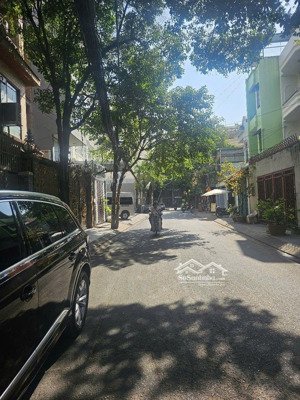 xuất cảnh bán gấp mặt tiền núi thành ngay bv việt đức tiện làm phòng mạch vpct dt:5x22 hầm 5 lầu