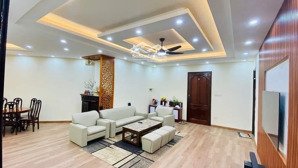 cần bán căn hộ ctm 139 cầu giấy. dt 110m thiết kế 3 pn, 2vs. giá 8 tỷ