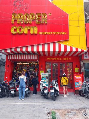 cho thuê mặt bằng kinh doanh mặt phố bạch mai gần chợ mơ. dt 90m2. mặt tiền 6m. nhận diện tốt