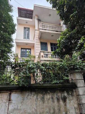 bán nhà võng thị - lô góc, cạnh hồ, vị trí đẳng cấp, an sinh tuyệt vời, 95m2, giá 30.9 tỷ