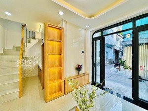 cho thuê biệt thự view đẹp 80m2, giá 13,5 triệu tại lê văn duyệt, p1, bình thạnh, hcm