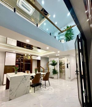 nhà đẹp thang máy 6 tầng ở luôn, 30m ra phố nhỉnh 11 tỷ trường chinh