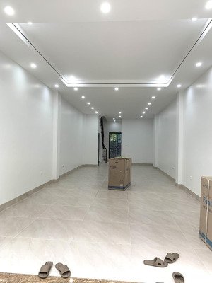 bán căn liền kề khu đấu giá thạch bàn - long biên - vỉa hè kinh doanh