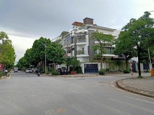 chính chủ bán căn liền kề góc 104m2 ở foresa xuân phương tasco