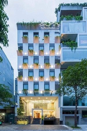 chủ nhà gửi bán toà nhà mặt phố xuân diệu:170m2,9 tầng,mt:6.5m.giá:thoả thuận