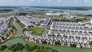duy nhất căn bt song lập đã nhận nhà, giá bán nhanh 10.7 tỷ. đường lớn 14m. em oanh