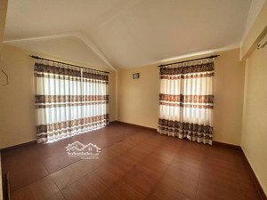 cho thuê biệt thự view công viên nguyễn văn linh, long biên 120m2x4tầng giá 25 tr/th, full nội thất