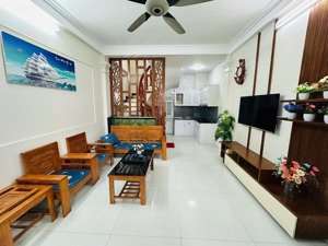 bán nhà phố hào nam, lô góc full nội thất ở luôn, gần phố, cách ô tô 50m, dt 41m2 * 5 tầng