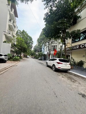 mặt phố nông vụ phúc lợi - diện tích 80m mt 5m vỉa hè 2 mặt tiền - giá chỉ 18tỷ5