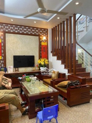 hơn 6 tỷ - nhà võ chí công - ngõ thông - gần ô tô - 5 tầng