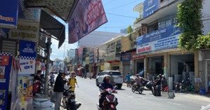 nhà 2 tầng cũ mặt tiền thái nguyên hình thửa tương đối đẹp , thuận tiện xây mới.