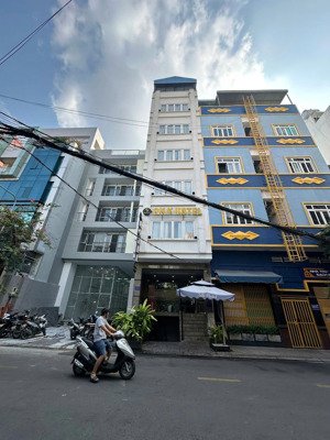 bán gấp khách sạn 33 phòng ngay khu sân bay 4,6x30m, hầm 6 tầng thang máy có nội thất giá 40 tỷ