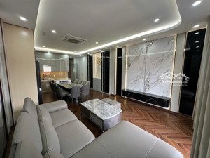 ô tô tránh fun nội thất hồng tiến long biên hà nội 76m2