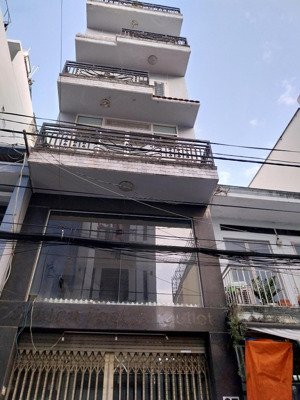 cho thuê nhà nguyên căn trung tâm q7, 6 phòng ngủ, 4wc. ngay chợ tân mỹ.giá 20tr. lh 