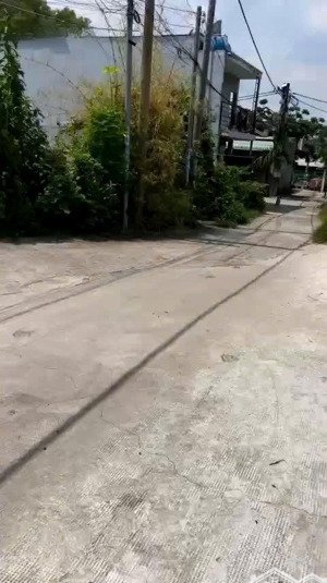 chủ gửi bán đất vườn hoá an phủ hồng lên thổ năm nay 8tr sang năm rẻ hơn giá quá rẻ tính ra chỉ 4tr