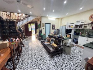 biệt thự tây hồ - 6 tầng thang máy - ô tô ngủ trong nhà - dt: 207m - mặt tiền quyền lực - giá tốt