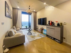 cho thuê căn hộ lumiere riverside tầng cao tháp east với 3 phòng ngủ full nội thất view sông