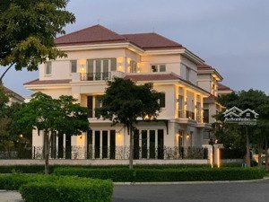 bán căn biệt thự căn góc siêu hiếm giá chỉ 450 tỷ - dt 550m2 - đã hoàn thiện đẹp