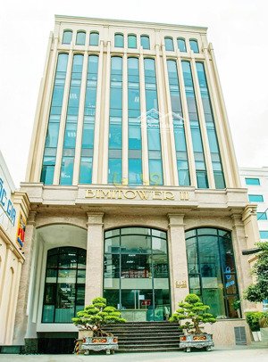 building văn phòng , đường nguyễn gia trí , 12m x 20m , cn 240m2 ,6 tầng , hđt 250tr ,giá bán 78 tỷ