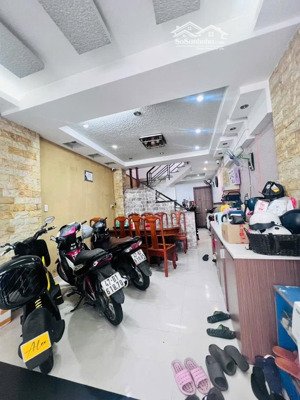 *** khu vip tt ít nhà bán- 2 căn ra hẻm xe hơi- lô góc 2 mt thoáng mát- 64m2 - nhỉnh 10 tỷ
