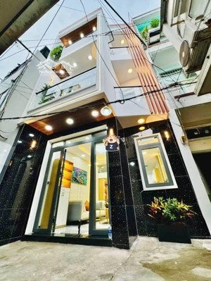 cần bán gấp nhà bên thành thái/p12/q.10 dt: 73,6m² giá 3ty050 gần trường thcs nguyễn khuyến.