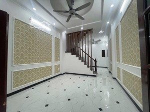 nhà hoàng hoa thám, mặt ngõ to nông, ô tô đỗ cửa, 1 phút ra hồ tây, kcbt diện tích rộng, 48m*5t