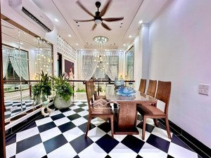 52m2 - mặt tiền 5m - 18.5tỷ - full nội thất tiền tỷ - 6t thang máy - ngõ thông - view lotte xịn xò