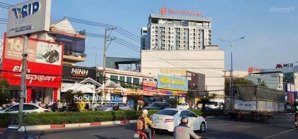 bán nhà mặt tiền đại lộ bình dương ngay ngã 4 chợ đình